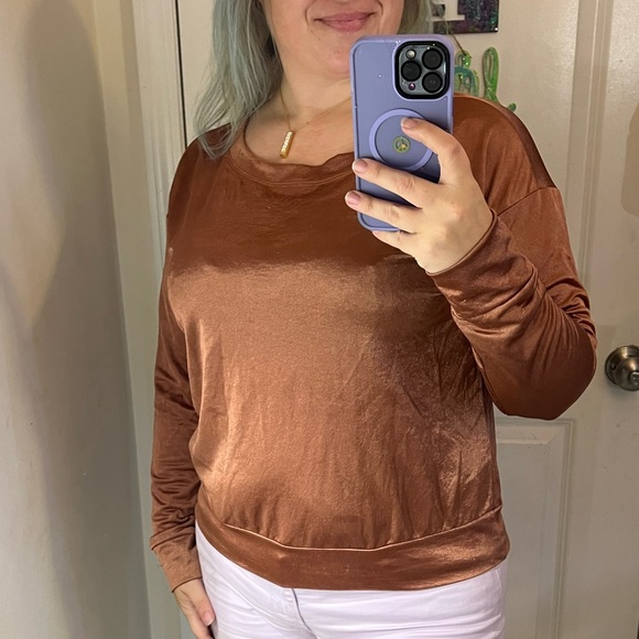 GUC COPPER! 🤩 TOP SWEATSHIRT SO CUTE SHEEN! M SOCIALITE SHIRT CREWNECK MARKS - Picture 1 of 14